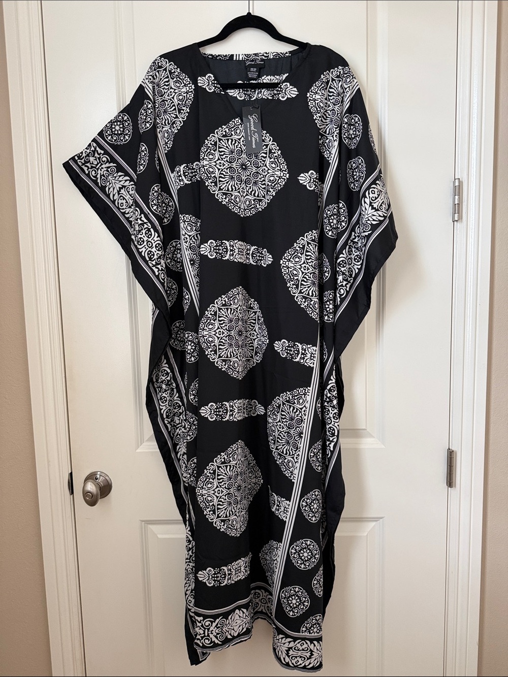 Black & White Printed Caftan Dress NWT